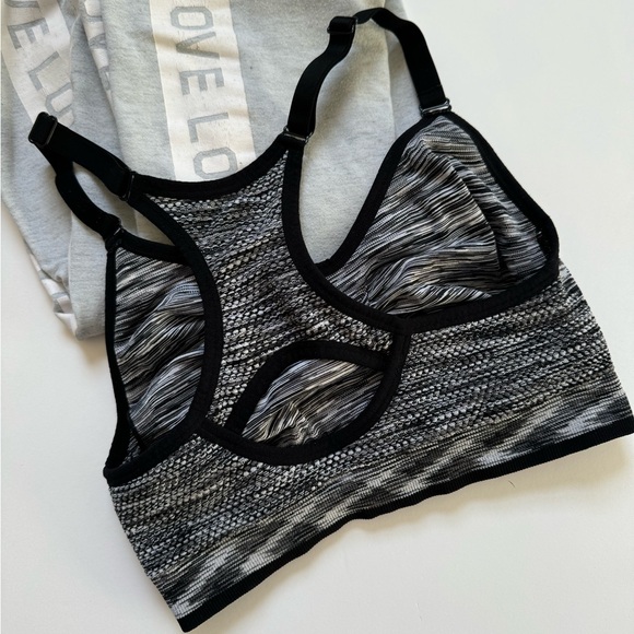 Sweatpants (Sm) and Sports bra (M) bundle - Picture 3 of 8